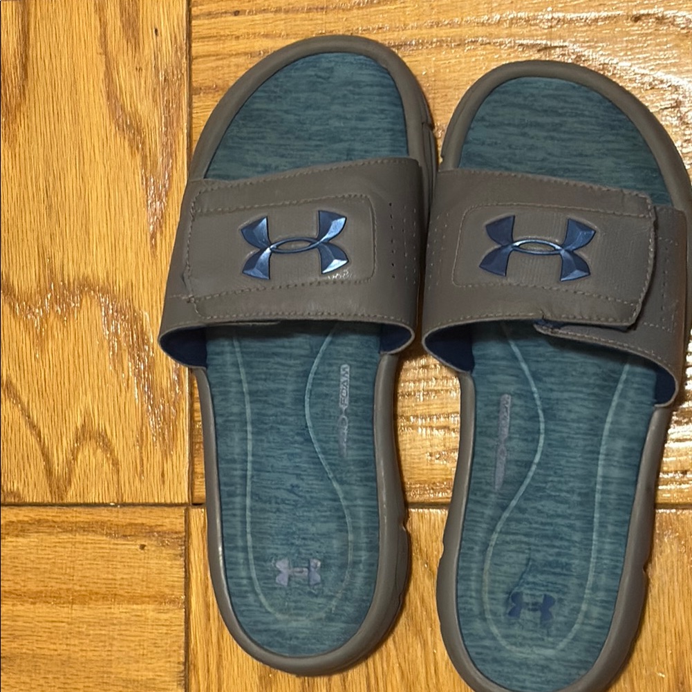 Under Armour Slides And Charcoal Slides